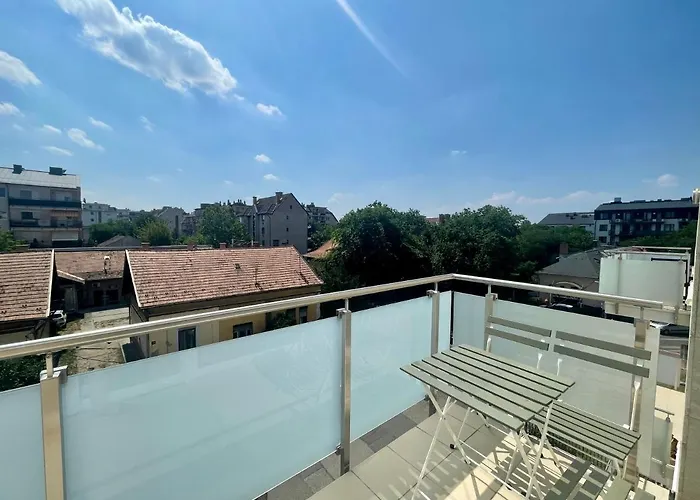 B144 Ii Freeparking * Budapesta